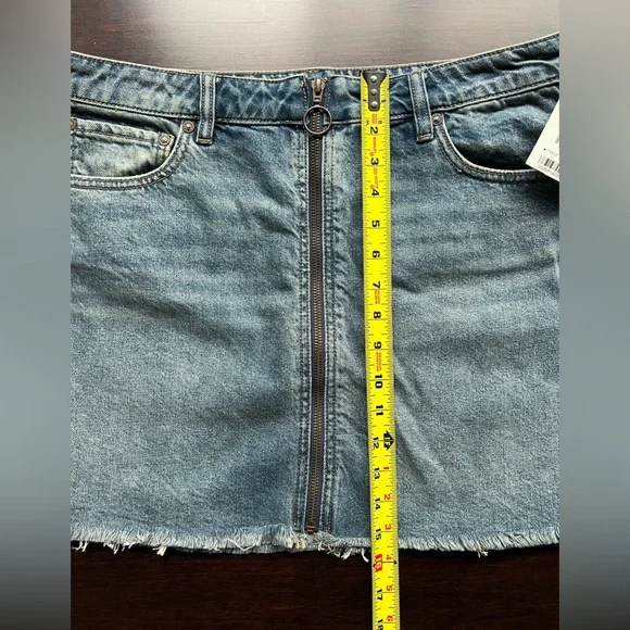Free People We The Free Zip It Up Denim Mini Skirt A-Line Frayed Hem 31 NWT - Picture 6 of 12